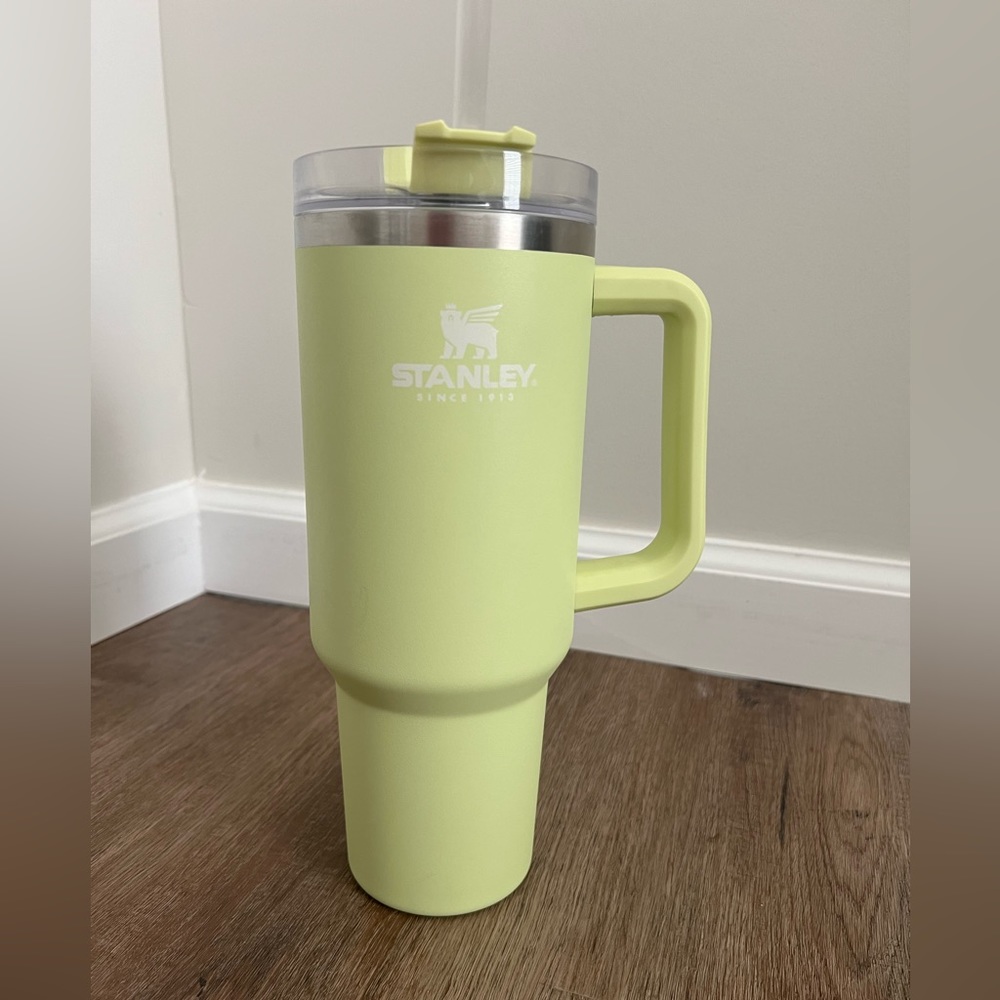 Stanley 40oz quencher in Citron